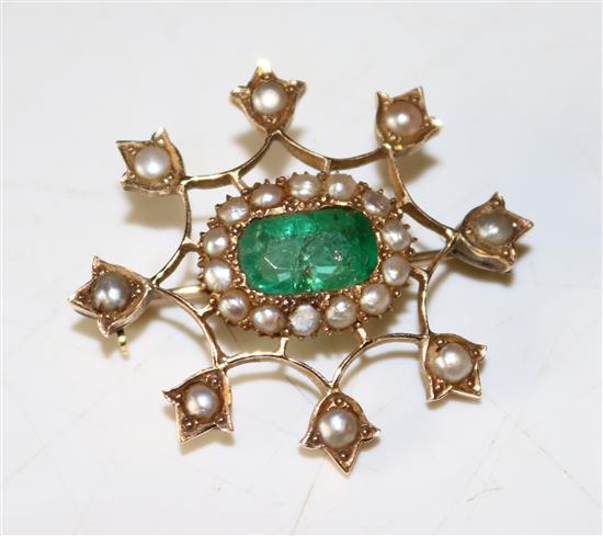 Gold, emerald and split pearl brooch(-)